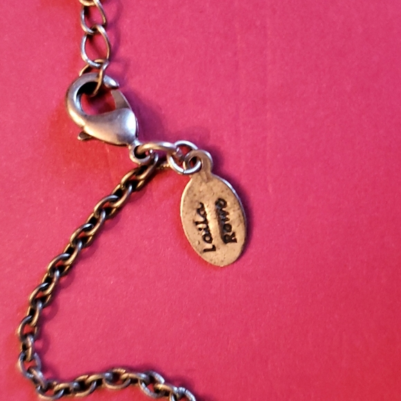 LAILA ROWE LEAF NECKLACE - Picture 3 of 6